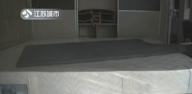 花費(fèi)近萬(wàn)元買到假實(shí)木床導(dǎo)致室內(nèi)甲醛超標(biāo)，實(shí)木床竟是人造板