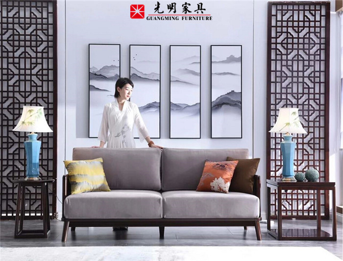 用心愛家，用行動保養(yǎng)實木家具