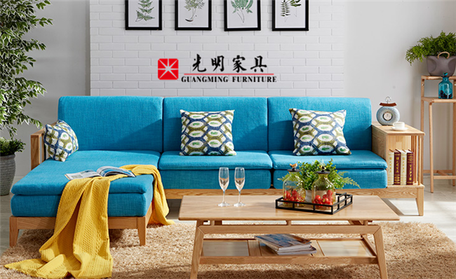 客廳實(shí)木家具重點(diǎn)是實(shí)木沙發(fā)，中式實(shí)木沙發(fā)你了解么