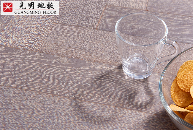 要選用實(shí)木地板先要懂得選購實(shí)木地板！